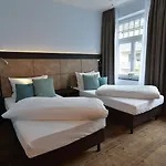 Uhu Gaestehaus Superior Hotel
