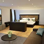 Uhu Gaestehaus Superior 3*