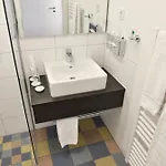 Uhu Gaestehaus Superior 3*