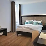 Uhu Gaestehaus Superior Colónia