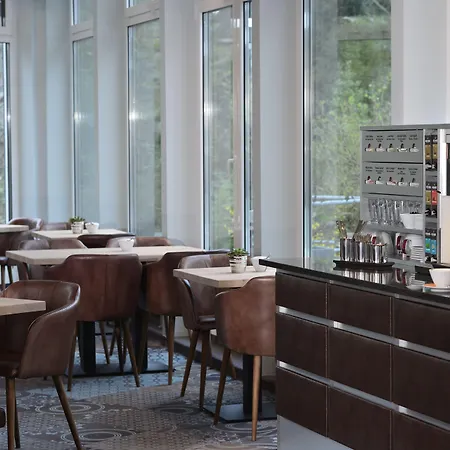 Uhu Gaestehaus Superior ホテル