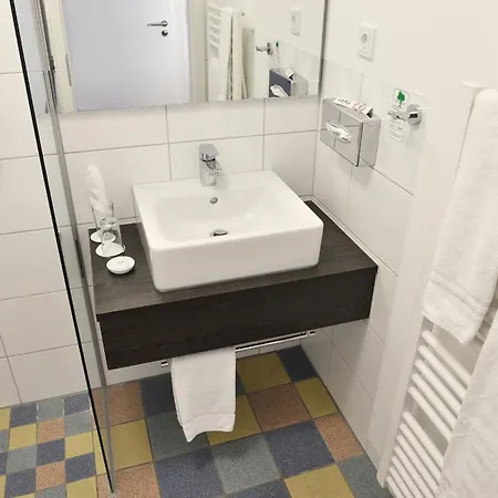 Uhu Gaestehaus Superior 3*