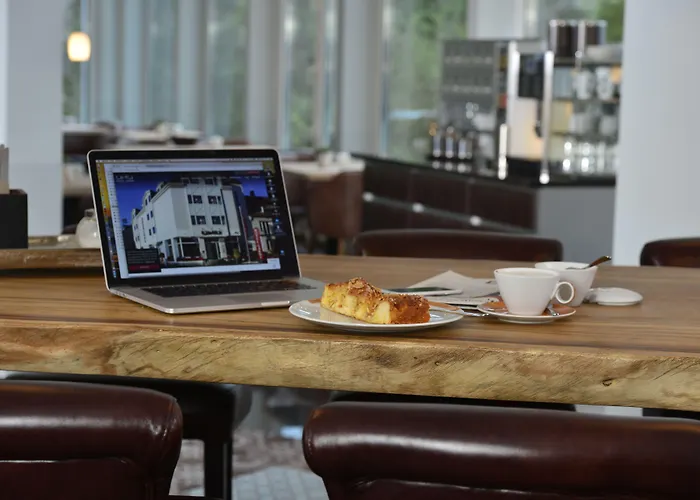 Otel Uhu Gaestehaus Superior Köln