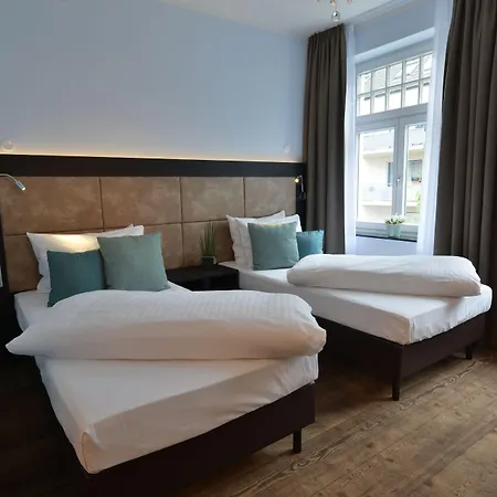 Uhu Gaestehaus Superior Otel