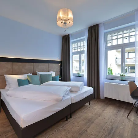 Uhu Gaestehaus Superior Hotel 3*