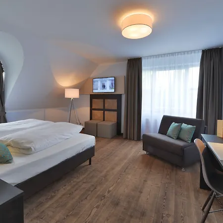 فندق Uhu Gaestehaus Superior 3*