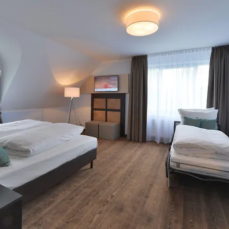 Uhu Gaestehaus Superior فندق كولونيا