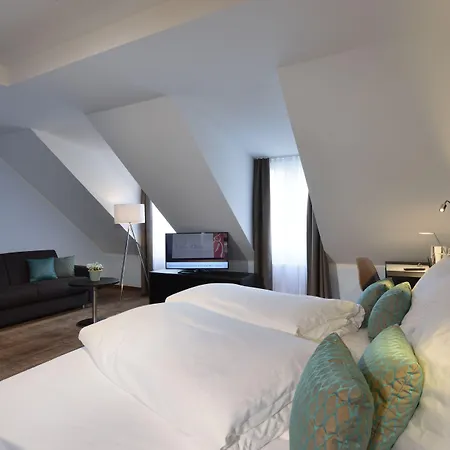 Uhu Gaestehaus Superior فندق كولونيا