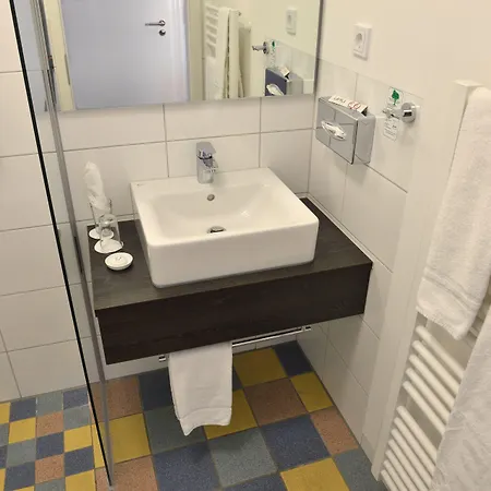 Uhu Gaestehaus Superior Cologne