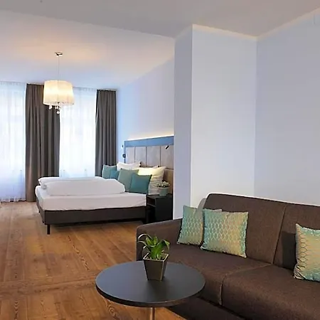Uhu Superior Hotel 3*