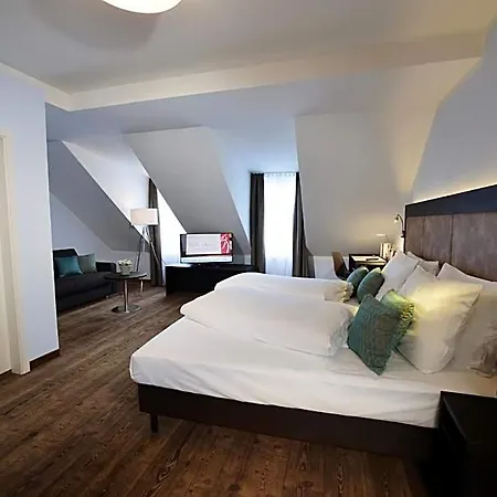 Hotel Uhu Superior 3*