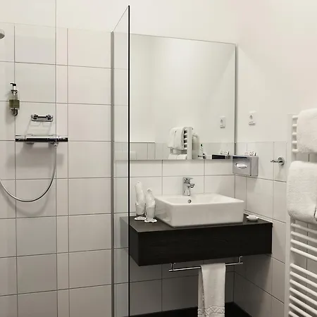 Hotel Uhu Gaestehaus Superior Cologne