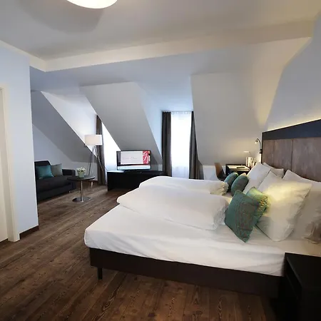 Hotel Uhu Gaestehaus Superior 3*