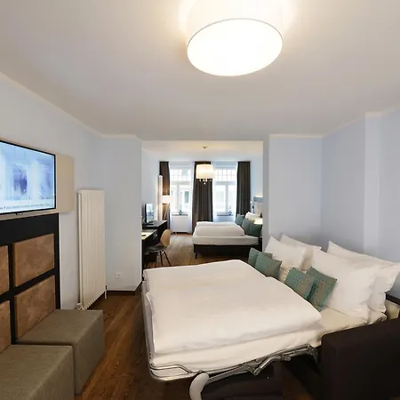 Uhu Gaestehaus Superior Hotel 3*