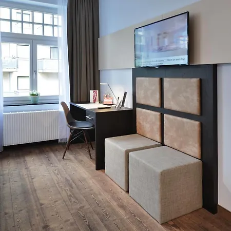 Uhu Gaestehaus Superior Szálloda Köln