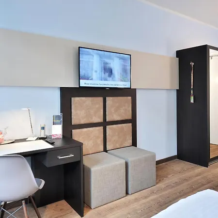 Hotel Uhu Gaestehaus Superior 3*