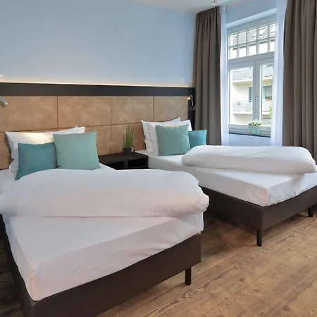 Uhu Gaestehaus Superior Cologne