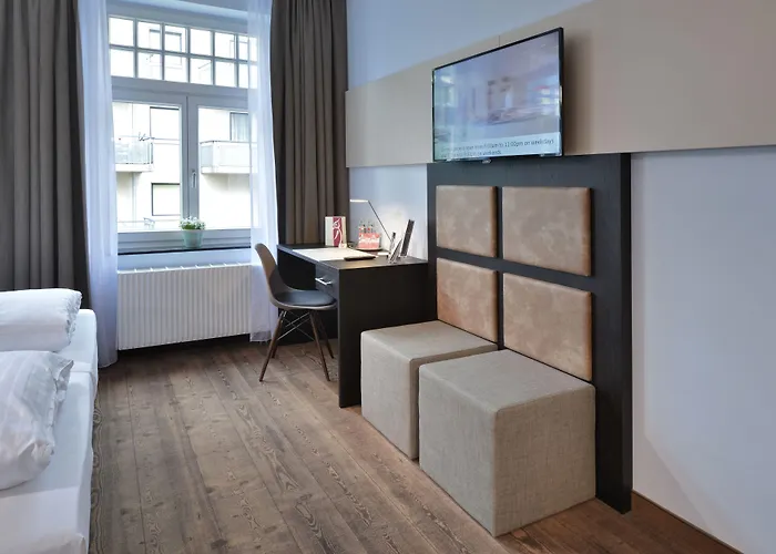 Uhu Gaestehaus Superior كولونيا