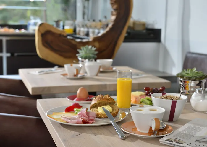 Uhu Gaestehaus Superior فندق كولونيا