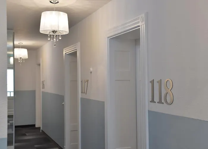 Uhu Gaestehaus Superior فندق كولونيا