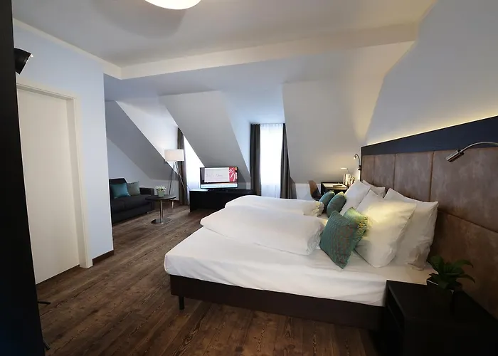 Hotel Uhu Gaestehaus Superior 3*