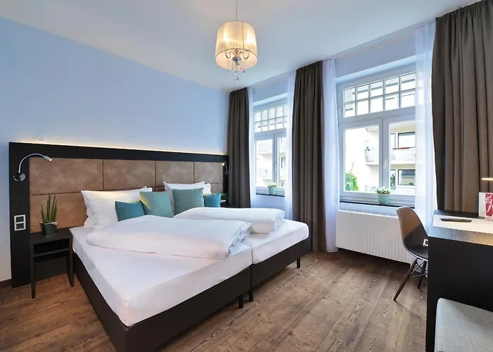 فندق Uhu Gaestehaus Superior كولونيا