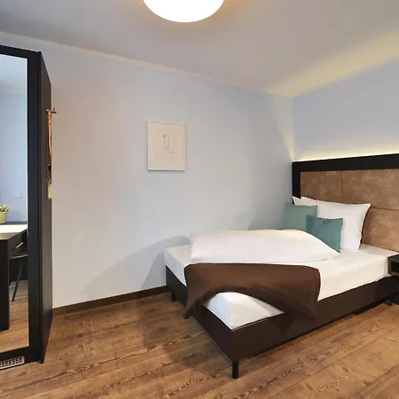 Hotel Uhu Gaestehaus Superior Keulen