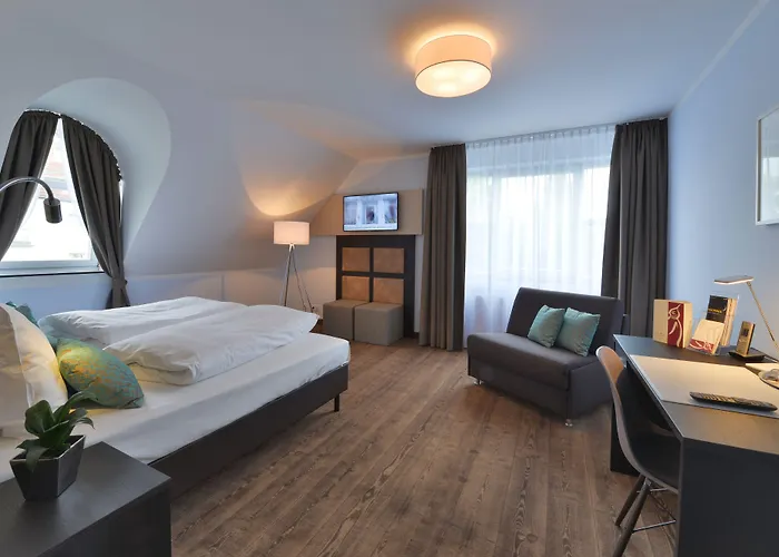 מלון Uhu Gaestehaus Superior 3*