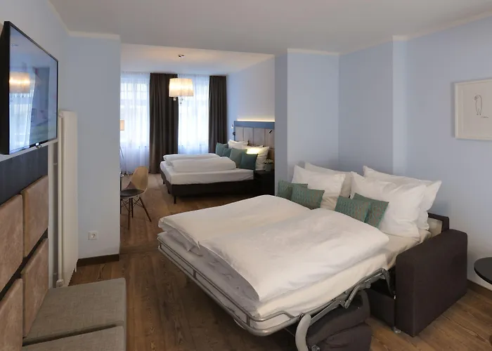 Uhu Gaestehaus Superior קלן