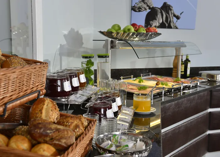 Uhu Gaestehaus Superior קלן