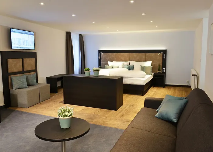 Uhu Gaestehaus Superior 3*